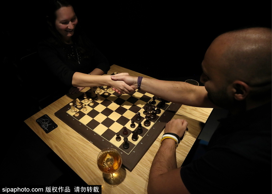 世界國際象棋俱樂部莫斯科開幕 市民享受悠閑益智運動