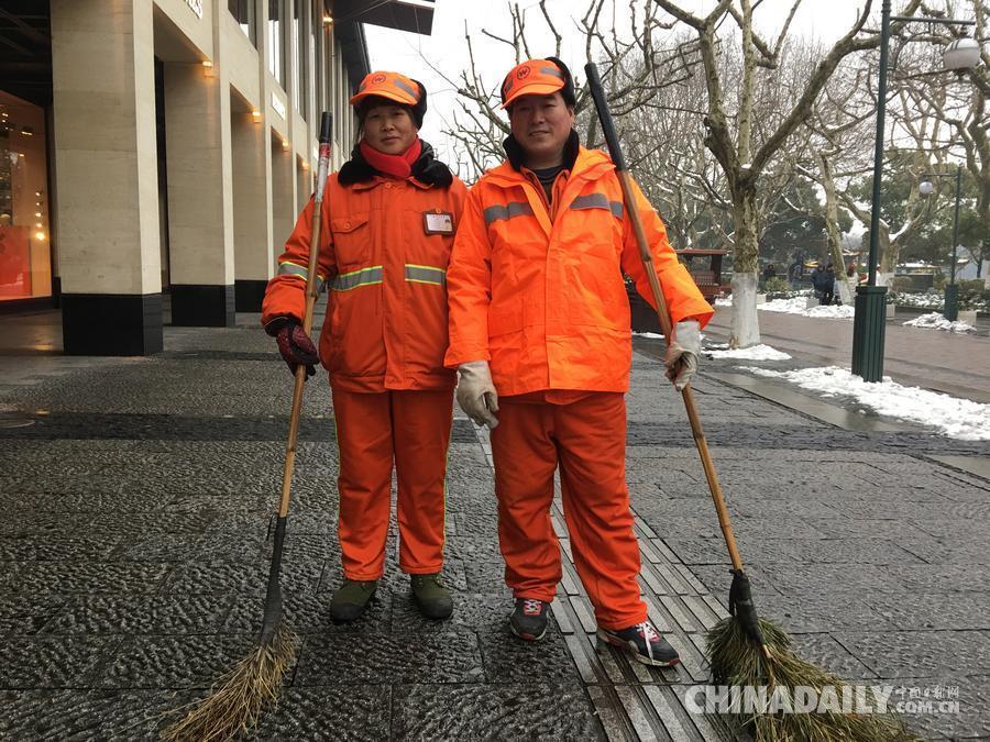 低溫冰雪中，一座城市的溫暖24小時(shí)——記錄那些在極端天氣下默默維持城市運(yùn)轉(zhuǎn)的普通人