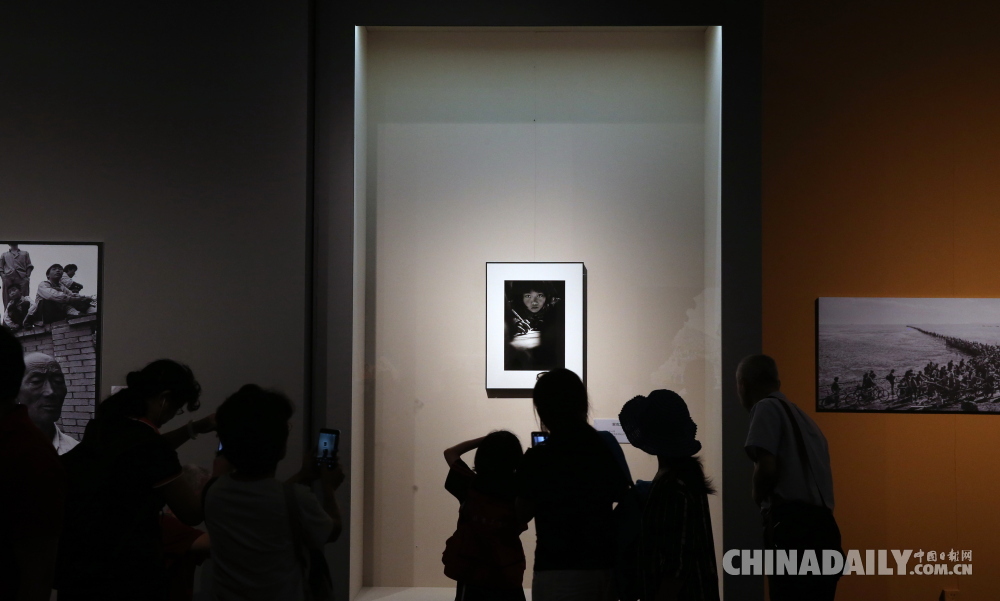 “影像見證40年全國攝影大展”亮相國博